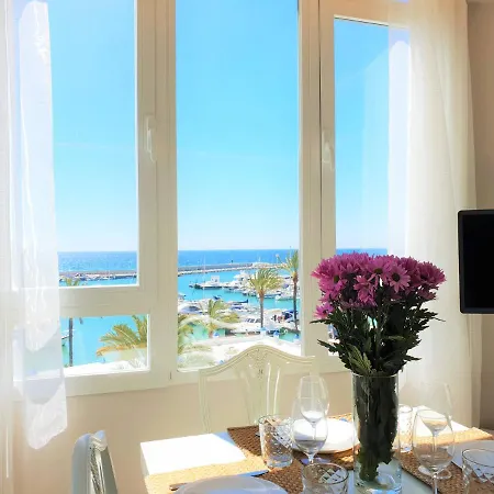 Fantastic B In Front Of The Sea & Marina Apartment *