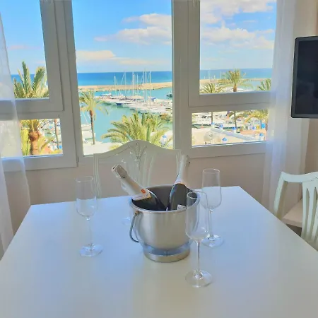 Fantastic B In Front Of The Sea & Marina