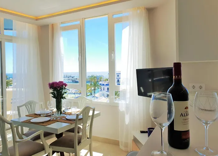 Fantastic B In Front Of The Sea & Marina *